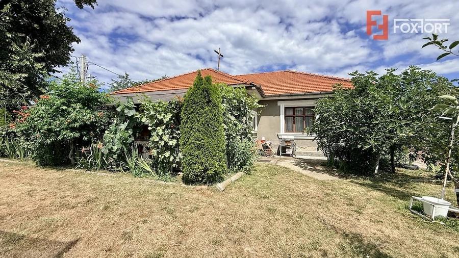 Casă cu 5 camere cu Teren 2540 Mp în Halânga