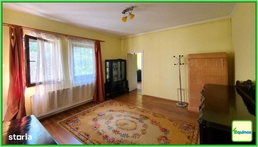 Casă cu 4 camere semidecomandat în Central