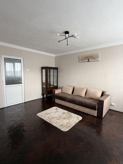 Apartament cu 2 camere decomandat în Titan