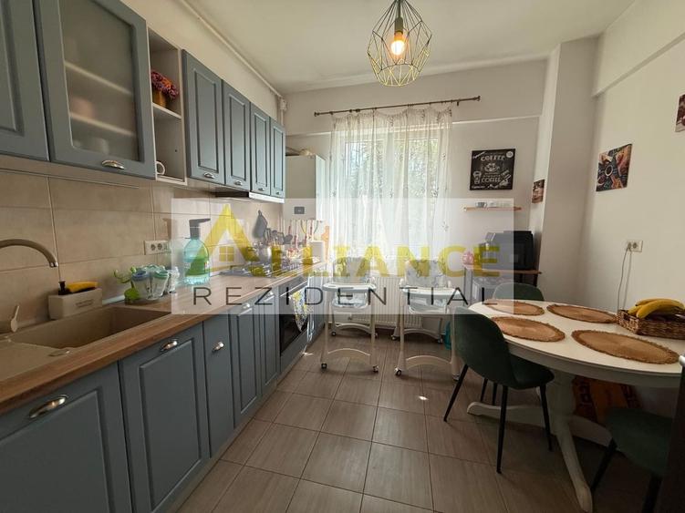 Apartament cu 2 camere decomandat, mobilat în Central