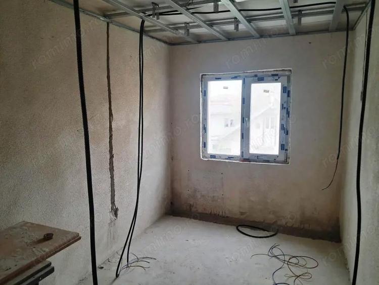 Apartament cu 3 camere decomandat în 9 Mai