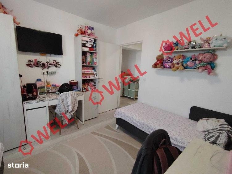 Apartament cu 4 camere decomandat în Central
