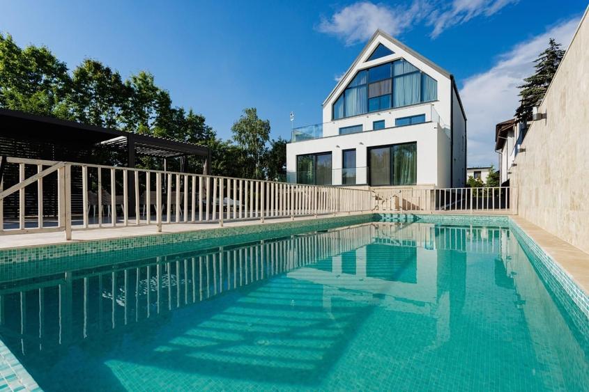 Casă individuală cu 7 camere cu Piscina în Snagov
