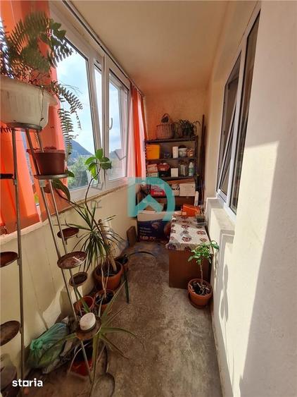 Apartament cu 3 camere decomandat în Astra