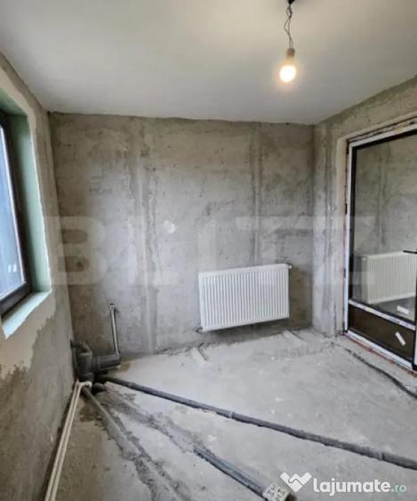 Casă cu 7 camere cu Teren 600 Mp în Central