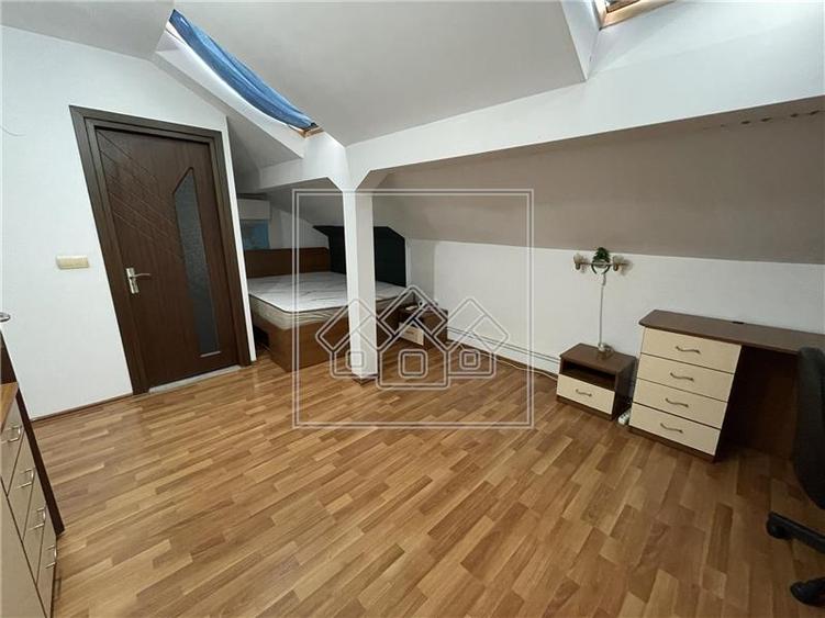 Apartament cu 2 camere decomandat în Valea Aurie
