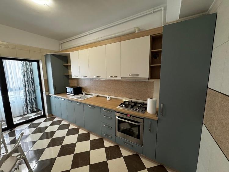Apartament cu 3 camere decomandat în Moșilor
