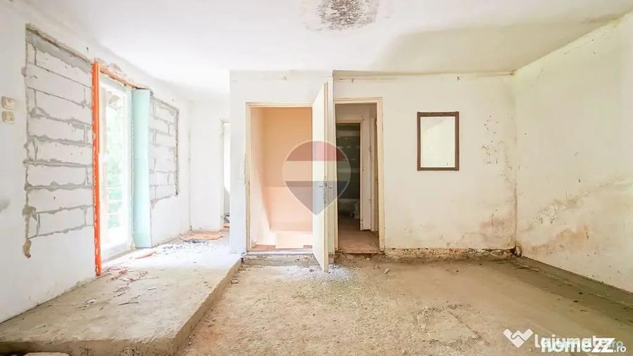 Casă cu 4 camere cu Teren 104 Mp în Centrul Civic