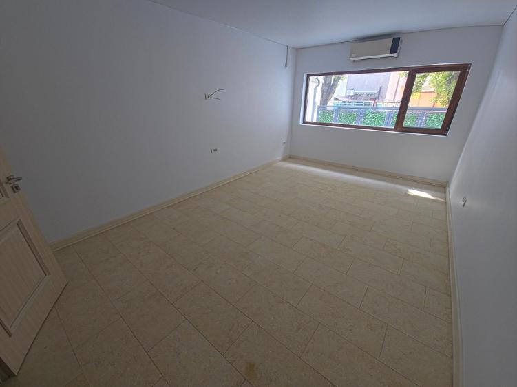 Birou, de 47 mp, în Central
