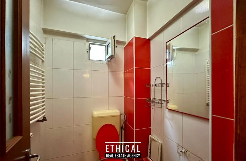 Apartament cu 3 camere decomandat în Drumul Taberei