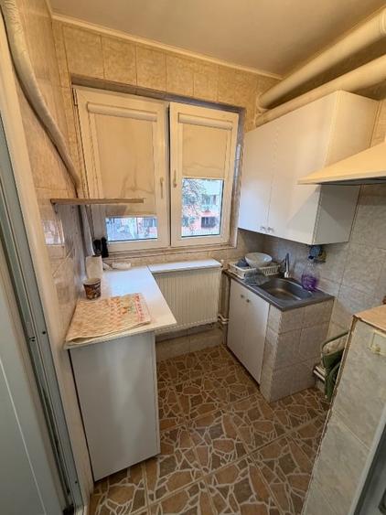 Apartament cu 2 camere decomandat, mobilat în Titan