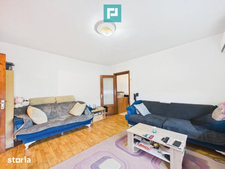 Apartament cu 3 camere semidecomandat în Micălaca