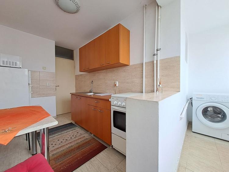 Apartament cu 2 camere semidecomandat în Universitate