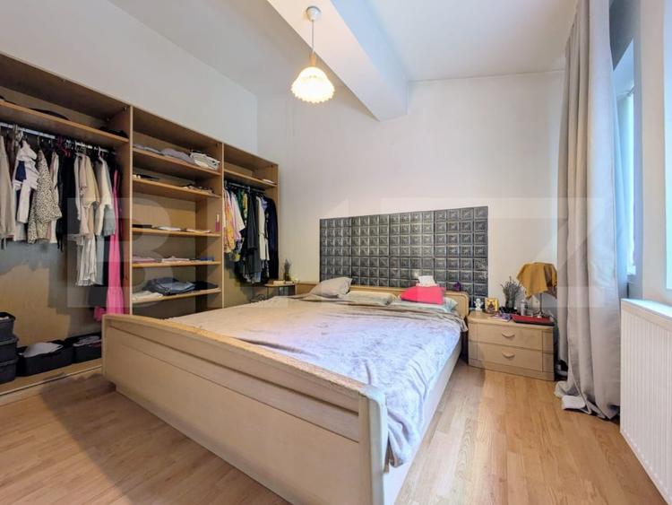 Apartament cu 6 camere decomandat, mobilat în Steaua