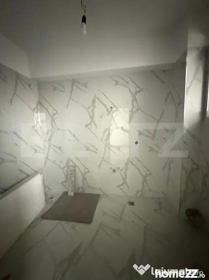Apartament cu 3 camere decomandat în Micro 6