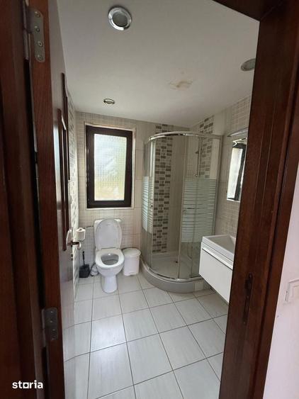 Casă cu 5 camere cu Teren 400 Mp în Blejoi