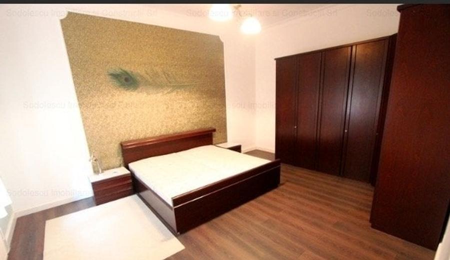 Apartament cu 3 camere semidecomandat, mobilat în Sinaia