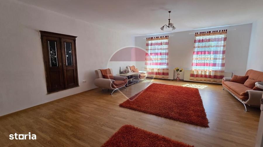 Casă cu 3 camere cu Teren 1320 Mp în Ațel