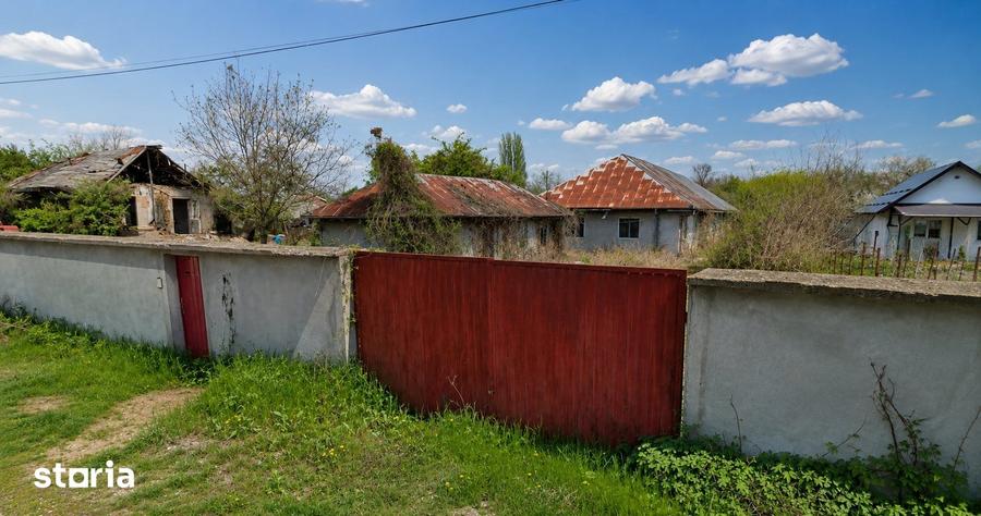 Casă cu 9 camere cu Teren 1930 Mp în Dridu