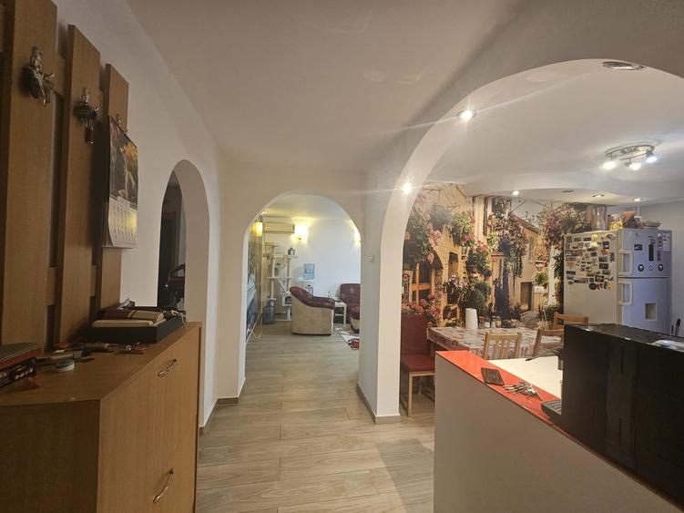Apartament cu 4 camere în Ultracentral