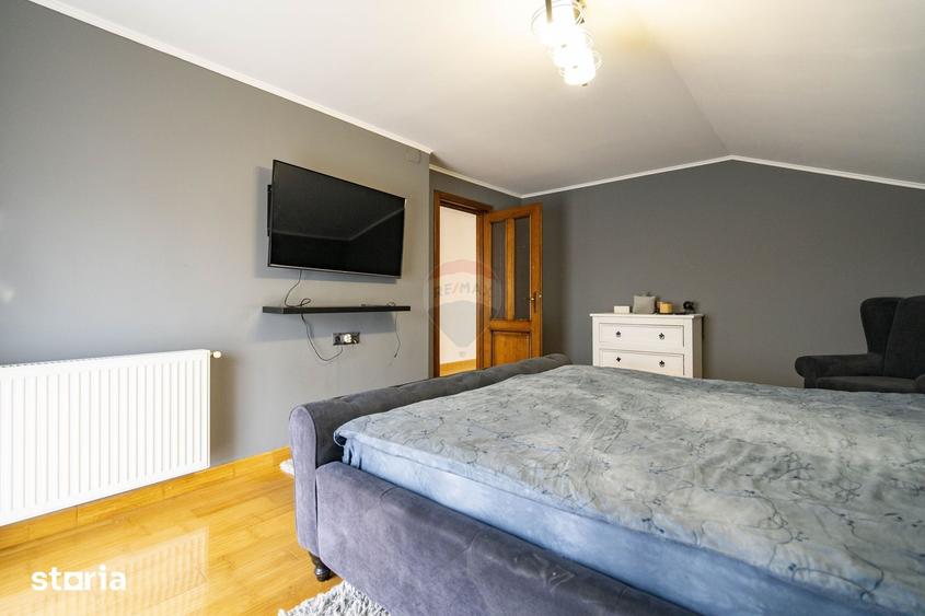 Casă cu 6 camere cu Teren 501 Mp în Sântandrei