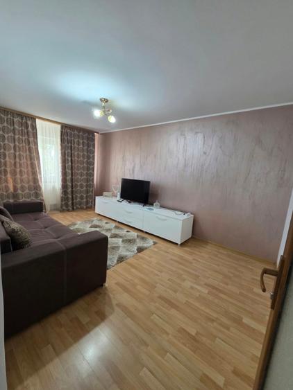 Apartament cu 2 camere decomandat în Școlilor