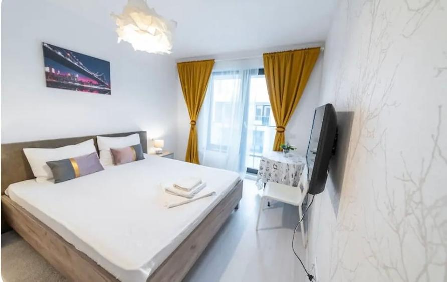 Apartament cu 3 camere decomandat în Ferme