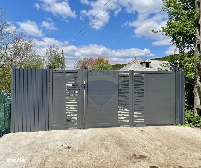 Casă cu 4 camere cu Teren 1397 Mp în Poiana