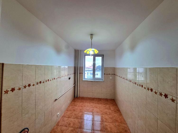 Apartament cu 2 camere semidecomandat, mobilat în Girocului