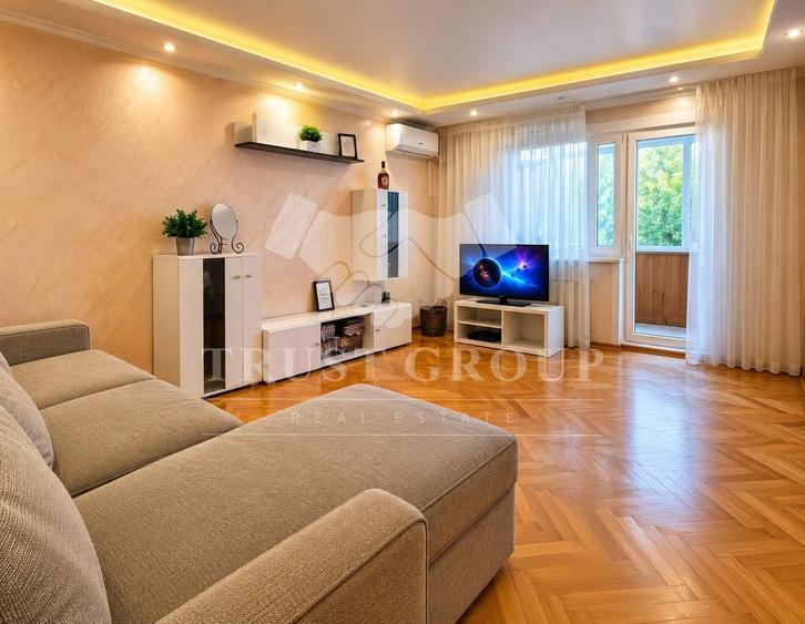 Apartament cu 2 camere semidecomandat, mobilat în Polonă