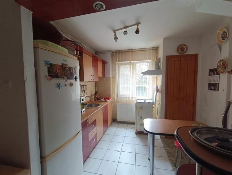 Apartament cu 3 camere decomandat, mobilat în Gheorgheni