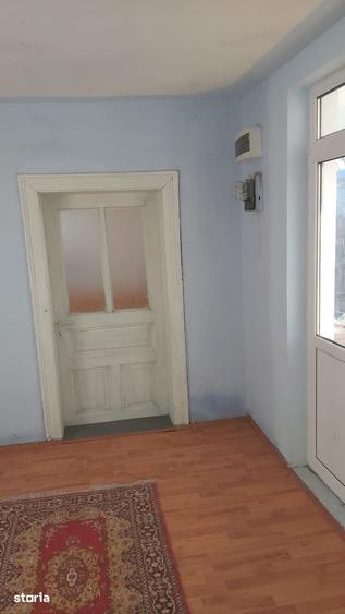Casă cu 5 camere cu Teren 2800 Mp în Gostinari
