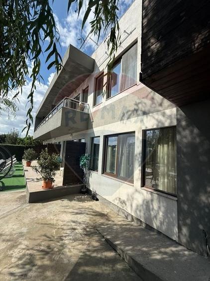 Hotel/Pensiune, de 316 mp, în Corbu