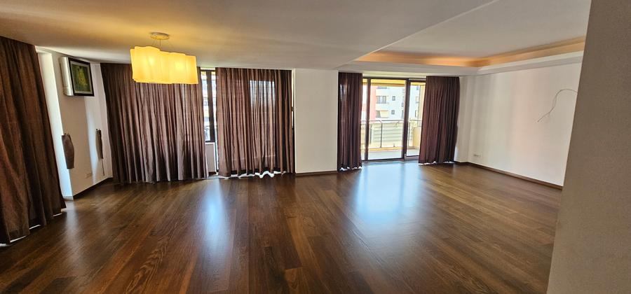 Apartament cu 4 camere decomandat, mobilat în Barbu Văcărescu