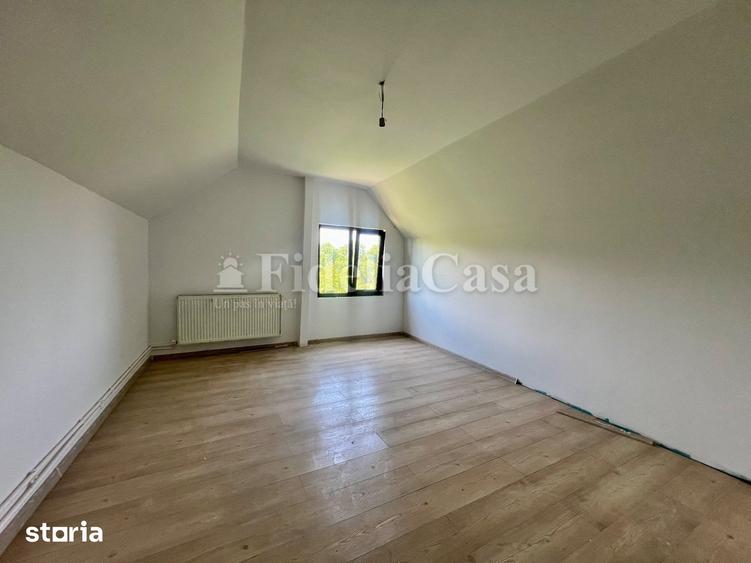 Casă cu 4 camere cu Teren 550 Mp în Voinești