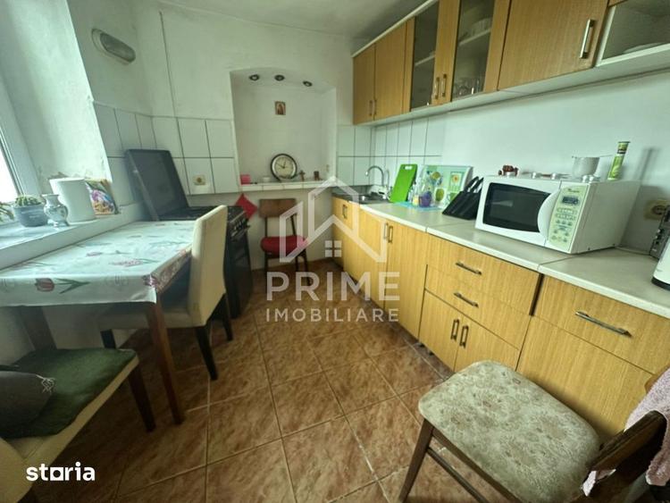 Casă cu 3 camere cu Canalizare în Central