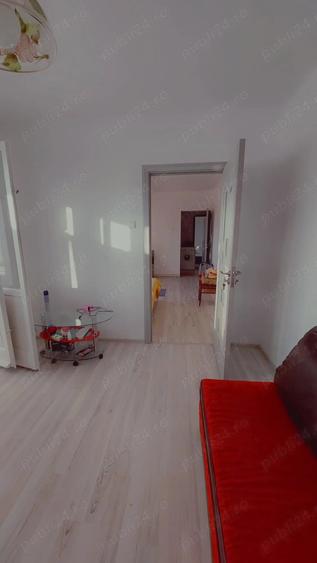 Apartament cu 3 camere semidecomandat în Palat