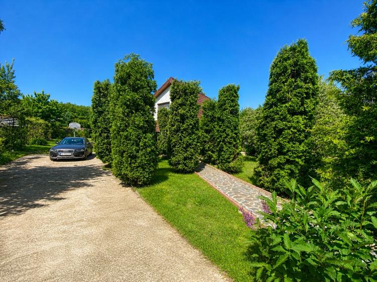 Casă cu 3 camere cu Teren 2100 Mp în Gura Văii