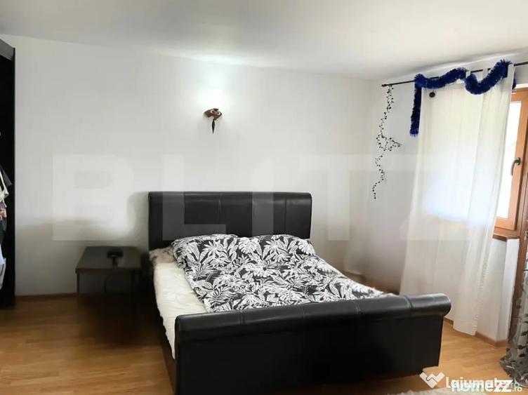 Casă cu 7 camere cu Teren 3000 Mp în Central