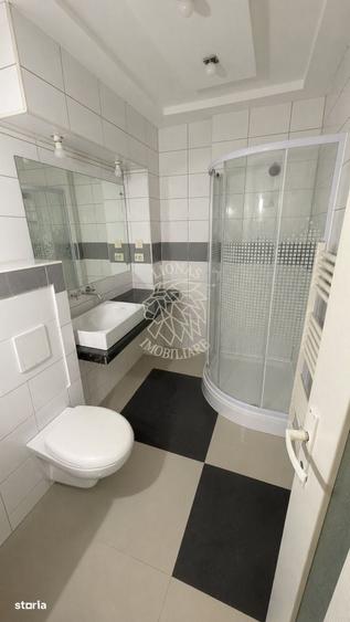 Apartament cu 3 camere în Central — fotografia 3