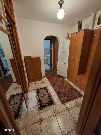 Apartament cu 2 camere decomandat în Podu Roș