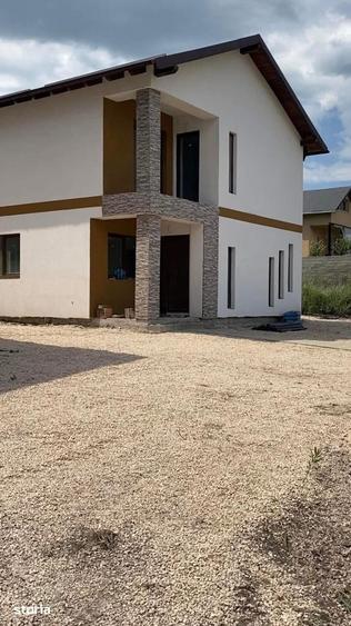 Casă cu 4 camere cu Teren 300 Mp în Apahida