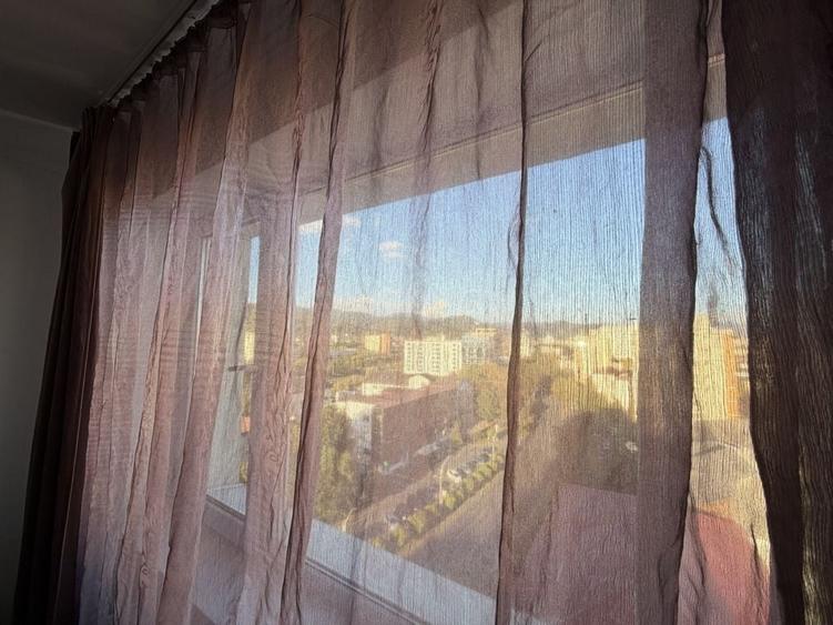 Apartament cu 3 camere semidecomandat în Central