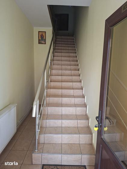 Casă cu 8 camere cu Teren 410 Mp în Central