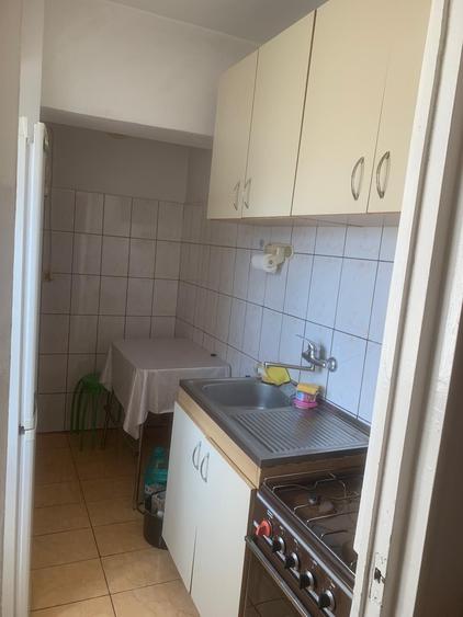 Garsonieră semidecomandată în Casa de Cultură