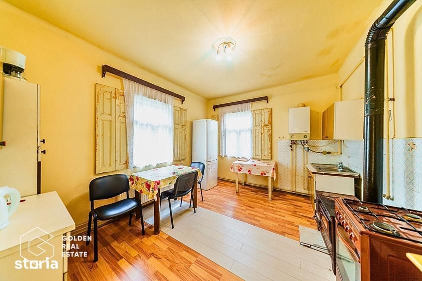 Casă cu 5 camere cu Teren 2880 Mp în Zimandu Nou
