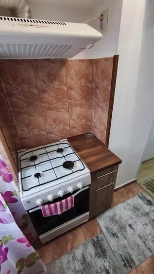 Garsonieră decomandată, mobilată în Central