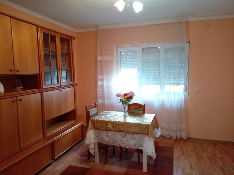 Casă cu 4 camere în Răbăgani