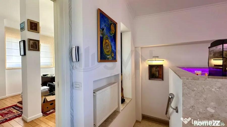 Apartament cu 7 camere decomandat în Bucureștii Noi
