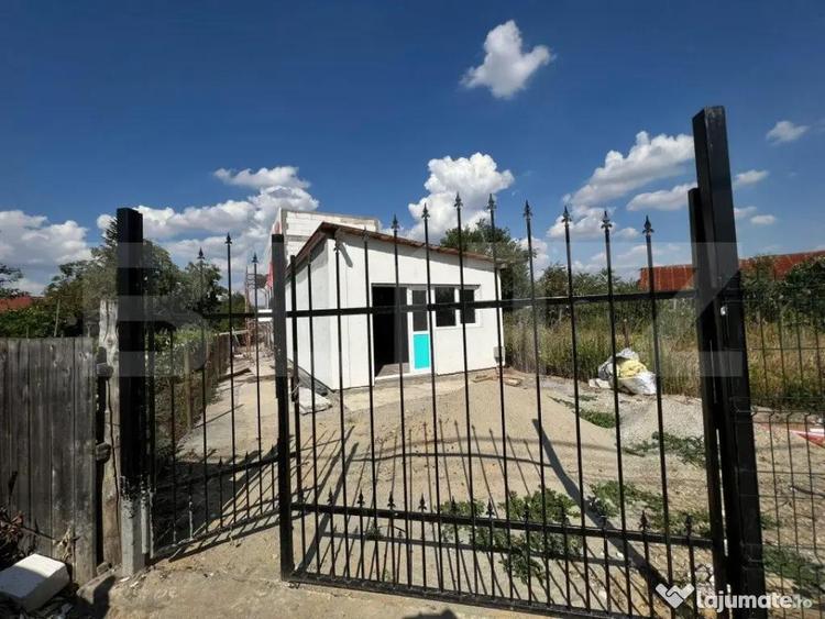 Casă cu 2 camere cu Teren 300 Mp în Central
